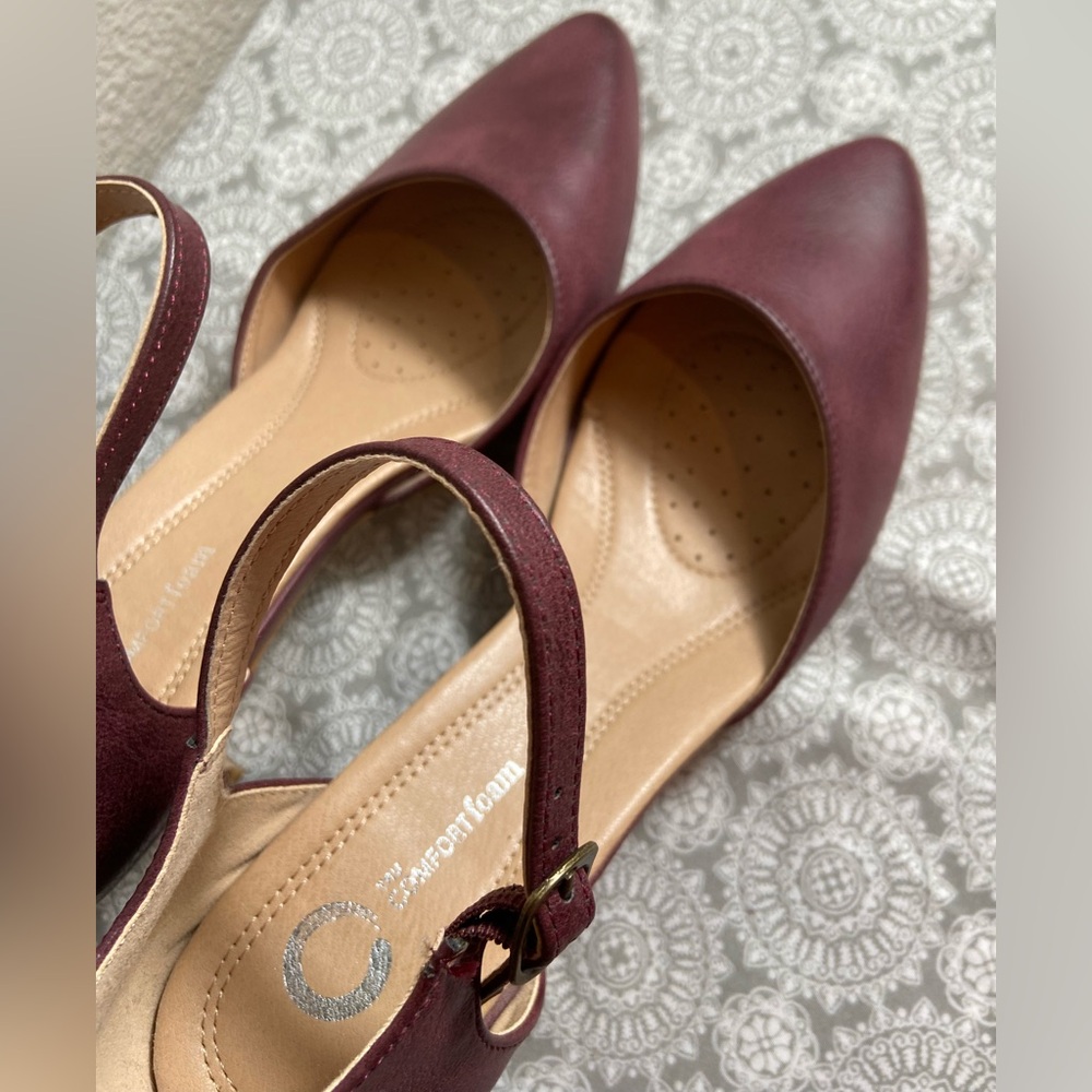 Journee Collection~Chic~Bette~Faux Leather~Almond Toe~Pump~Buckle Closure~Size 9 - Picture 11 of 14